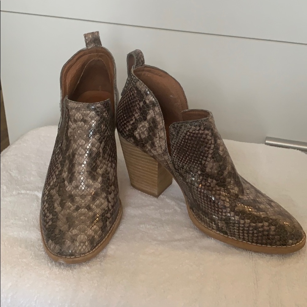 Jeffrey Campbell Rosalee Taupe snakeskin booties